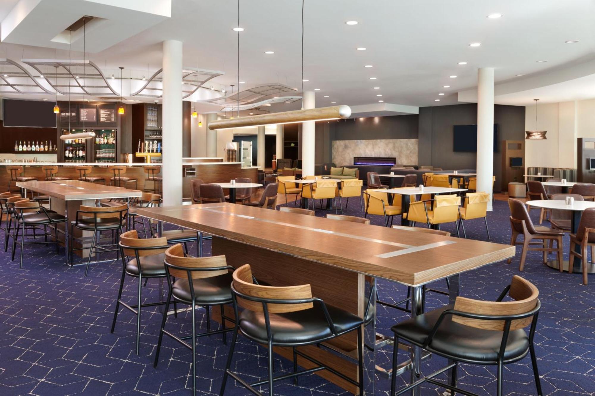 Courtyard By Marriott Ottawa East Hotel Ngoại thất bức ảnh