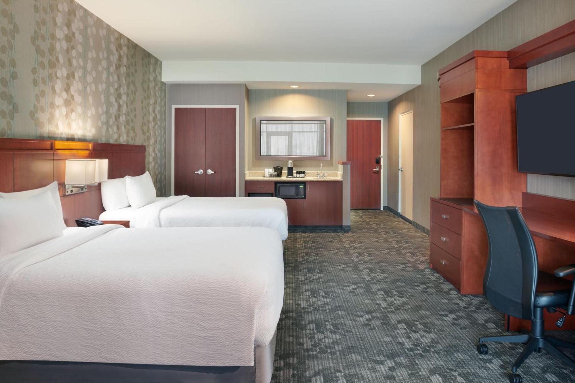 Courtyard By Marriott Ottawa East Hotel Ngoại thất bức ảnh