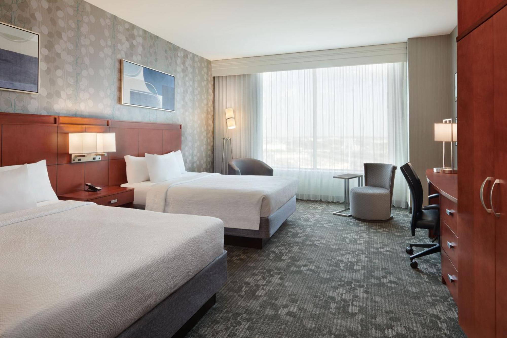 Courtyard By Marriott Ottawa East Hotel Ngoại thất bức ảnh