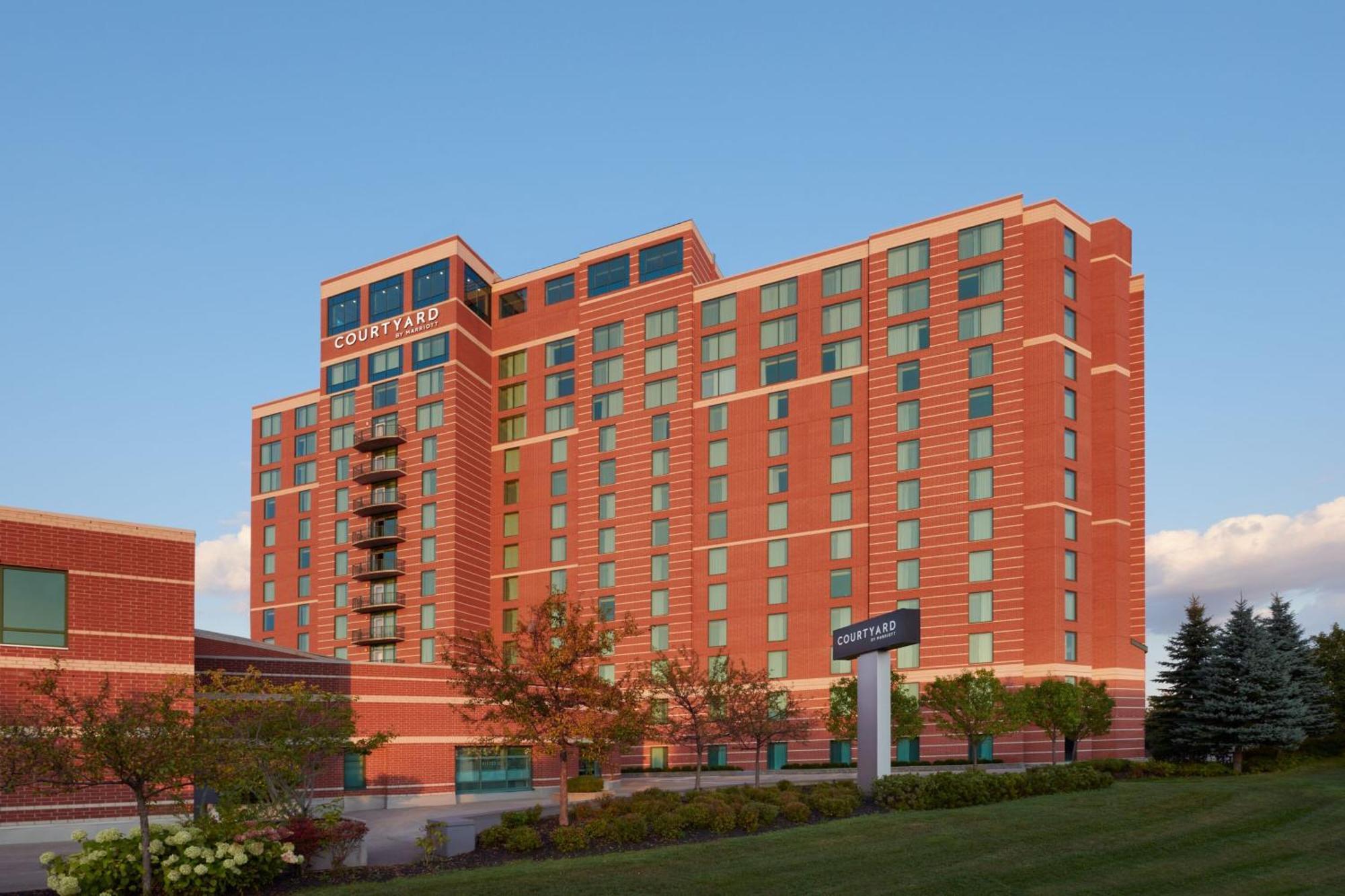 Courtyard By Marriott Ottawa East Hotel Ngoại thất bức ảnh